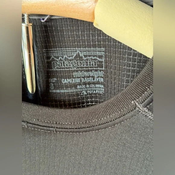 Capilene Midweight Crew LS - BLK - SM - Patagonia [0001] - Picture 2 of 7